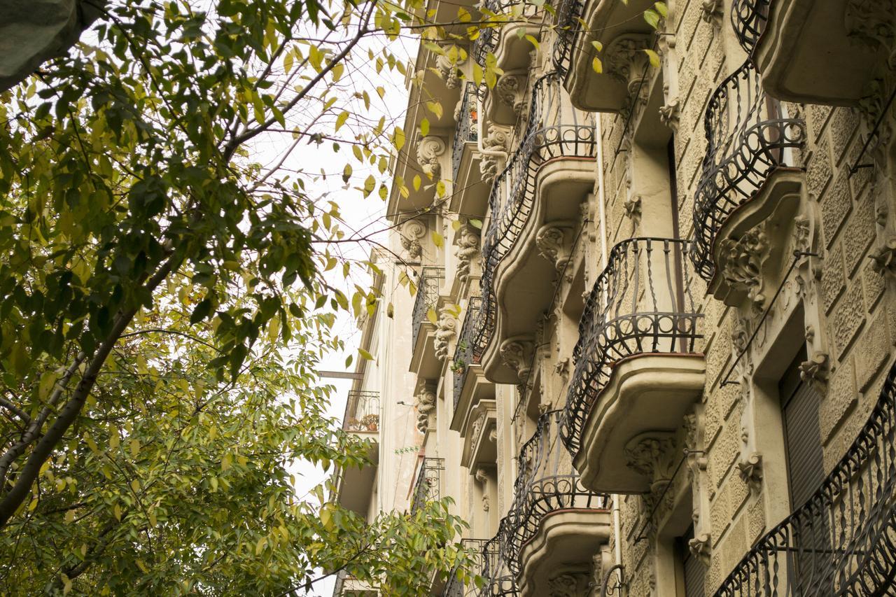 Happy People Sagrada Familia Apartments Barcelona Exterior photo